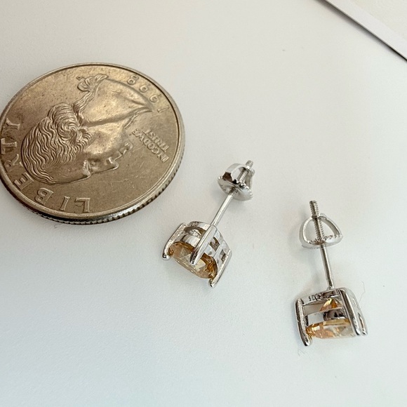 1.6CT Moissanite Studs Hearts Earrings .925 Silver - Picture 10 of 10